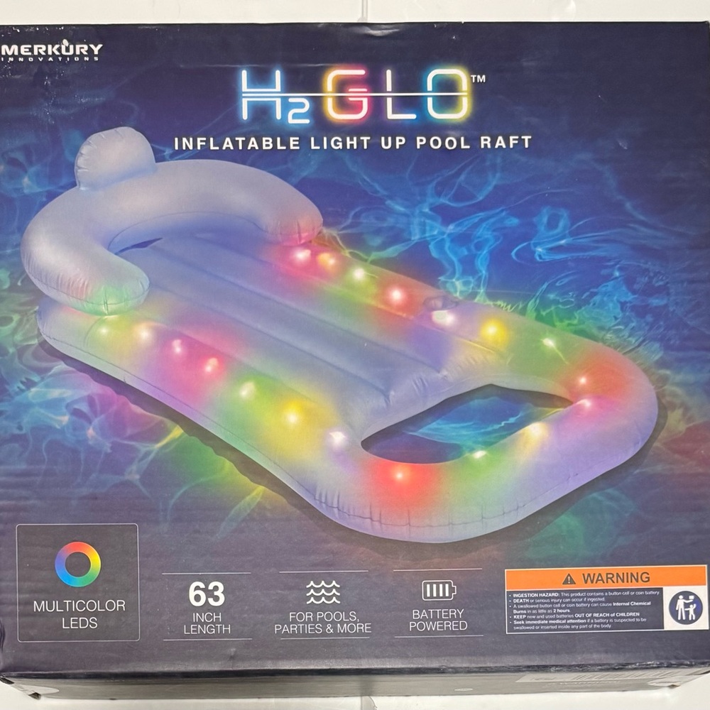 Lighted pool float